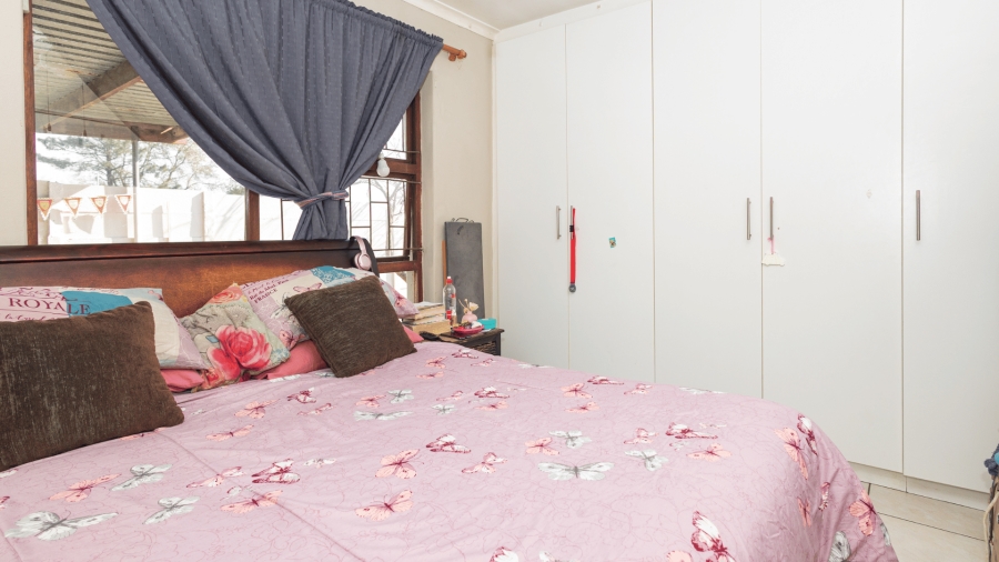 3 Bedroom Property for Sale in Peerless Park North Western Cape